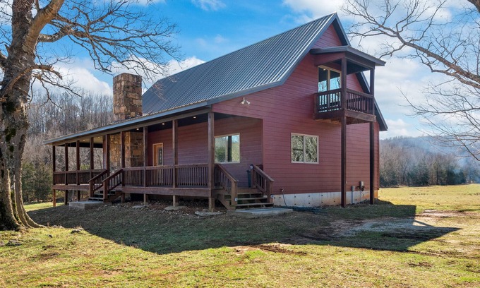 Sand Gap Cabin | Secluded multi-family cabin w/firepit, close to Buffalo River