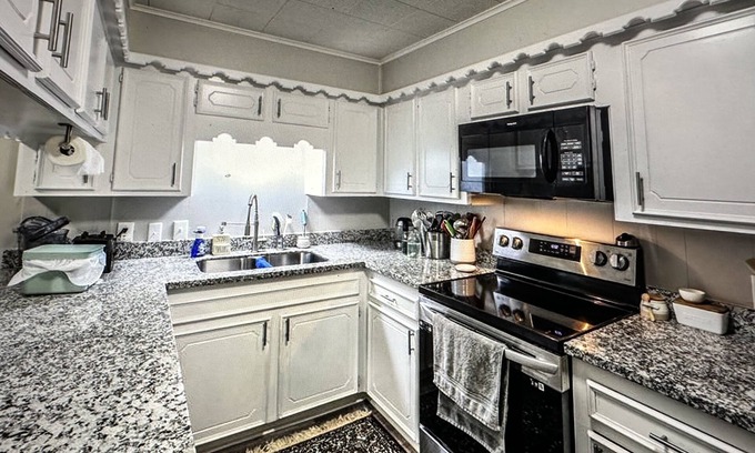 Ames House | Secluded, private, peaceful, large 3 bedroom, 2 full bath, Country Brick Home