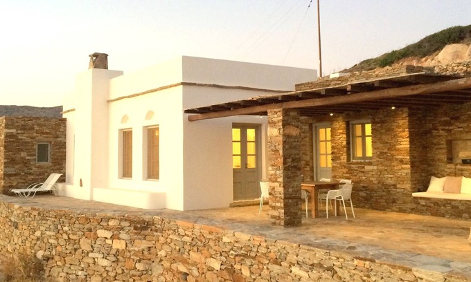 Ios Town Villa | Secluded private villa, seaviews & sunsets, prime location