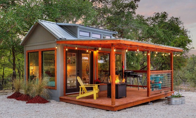 Hondo Cabin | Secluded & Romantic Tiny Farmhouse Getaway