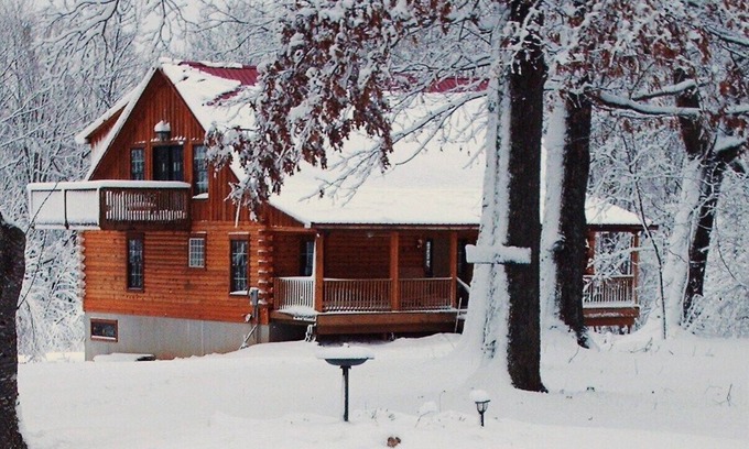 Pamplin House | SECLUDED SPRING CREEK CABIN, Hot Tub, WiFi , Pool table,. Foosball. Wildlife