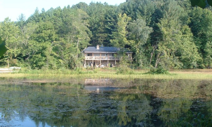 Salem House | Secluded Stone Housen50 ' deck overlooking Beaver Lake on Ozark Mushroom Farm!
