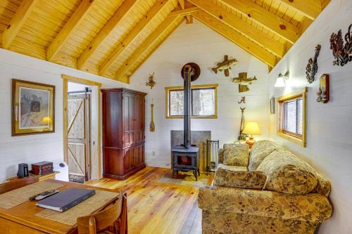Tallassee Apartment | Secluded Tallassee Cabin with Fire Pit and Porch!