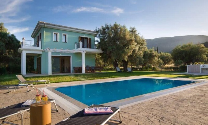 Kariotai Villa | Secluded Villa Asprolià with salt water pool & large garden, close to town.