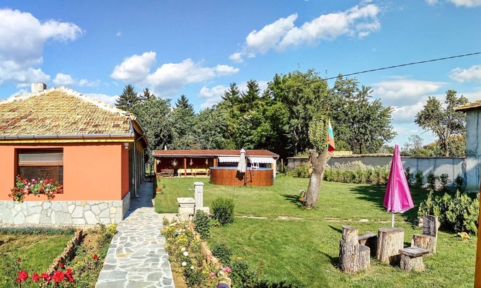 Veliki Preslav House | Secluded Villa With Pool And An Outdoor Tavern