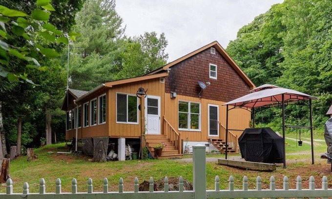 Town of Macomb Cabin | Secluded Waterfront Cabin - Standing Stone Camp