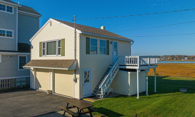 Wells Beach Apartment | Second Floor Apartment Across from the Beach with Private Access to Beach!