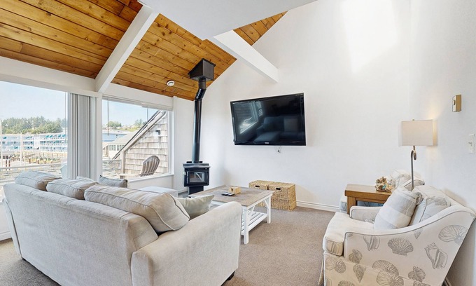 Historic Bayfront Condo | Second Floor Condo with Marina View, High-Speed WiFi, Water View, and Balcony