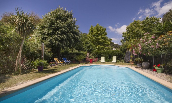La Ciotat Villa | Secure heated swimming pool, air-conditioned apartment in villa 800 m from the sea