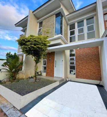 Central Yogyakarta House | Sedjuk Malioboro Homestay Family Syariah