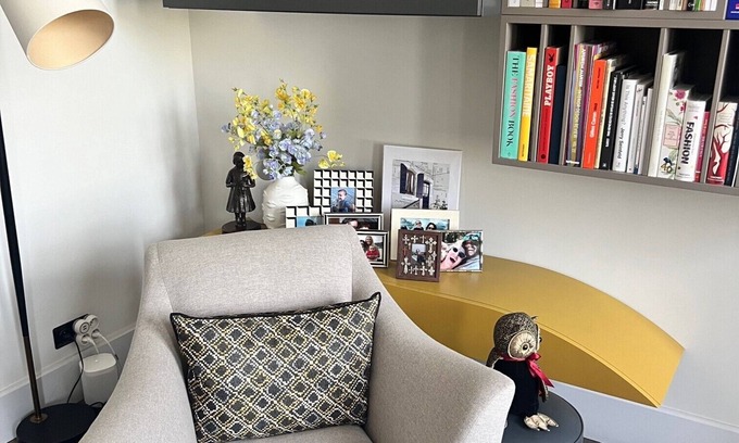 Paris City Center Apartment | Seine Designer Luxury Place Dauphine