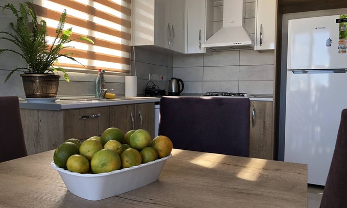 Zeytinlik Apartment | Seker Apartment: Kyrenia City Center. Mountain View. Easy Access.