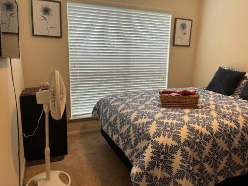 Fresno House | Select Luxurious 1 Room 1 king-sized Bed in Fresno Texas