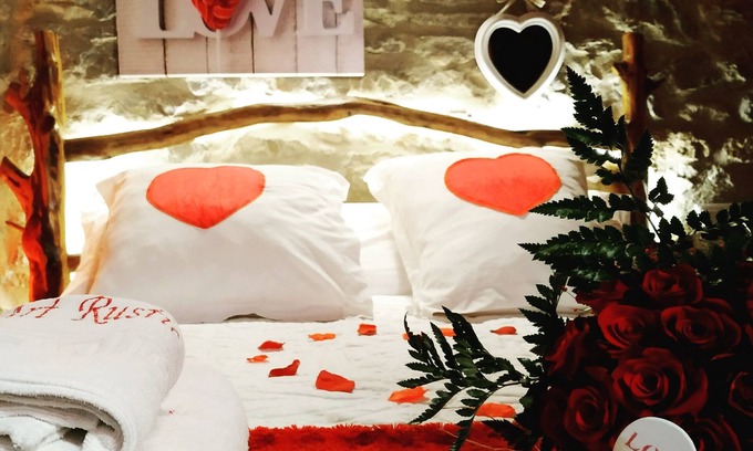 Enroig Cottage | Self catering Art Rustic for 2 people