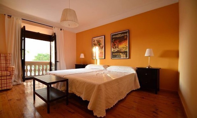 Valoria la Buena Cottage | Self catering La Plaza for 12 people