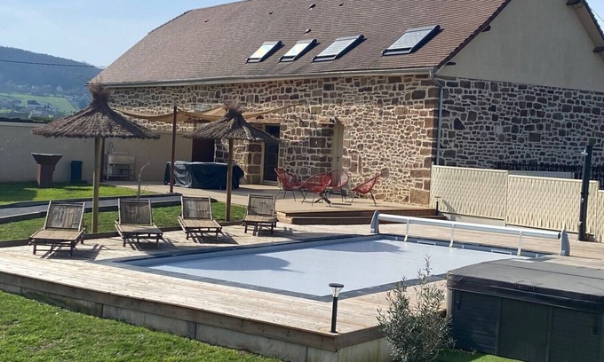 Larche House | SELF-CATERING GITE LA PABLELA IN THE COUNTRYSIDE PRIVATE POOL JACUZZI