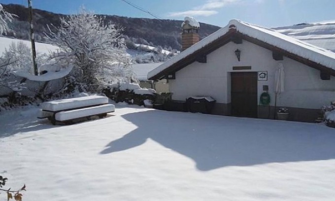Mezkiritz Cottage | Self catering Lazkotzenea for 9 people
