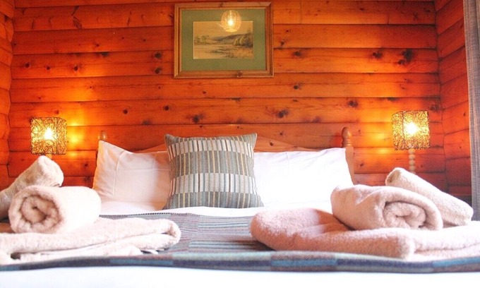 Duirinish Cabin | Self-Catering log cabin near Plockton and the Isle of Skye secluded, well equipped and dog friendly.