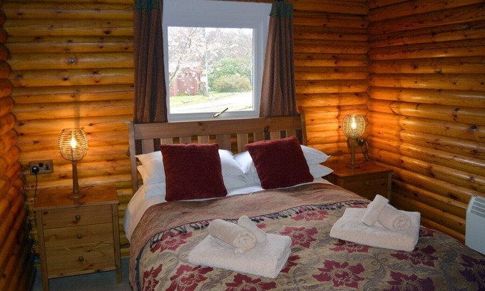 Duirinish Cabin | Self-Catering log cabin near Plockton and the Isle of Skye secluded, well equipped and dog friendly.