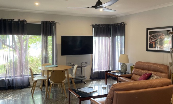 Yarrawonga House | Self contained accom near lake; pool, spa, deck + bbq