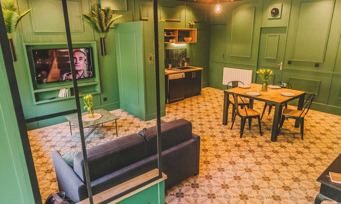 La Gorgue Apartment | Self-contained apartment on the ground floor.