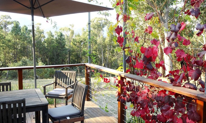 Jamieson Apartment | Self Contained Apartment for couples looking to get away to a secluded hideaway.