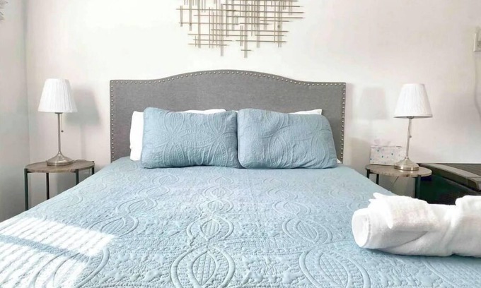 Providencia Park House | Self Distance with Pool Disney+ Netflix Hulu
