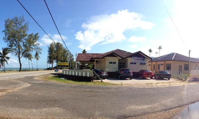 Kampung Sura Masjid Hotel | Semarak Beach Inn