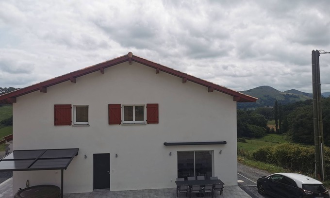 Saint-Esteben House | Semi-detached house in the heart of the Basque Country