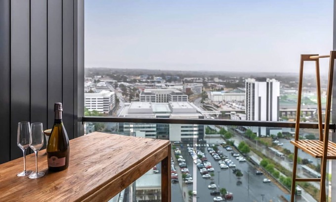 Belconnen Apartment | Sensational City and Lake View Delight Belconnen