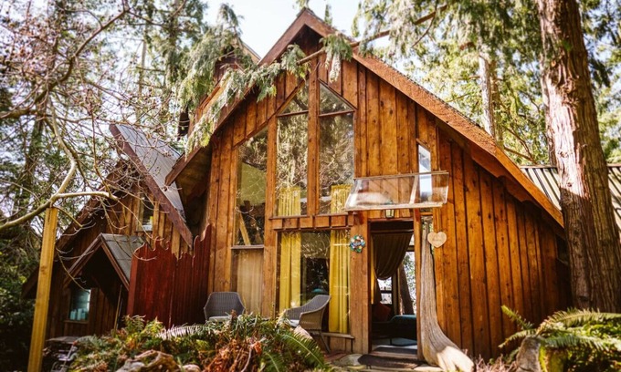 Galiano Cabin | Sensational Sunrise Suite
