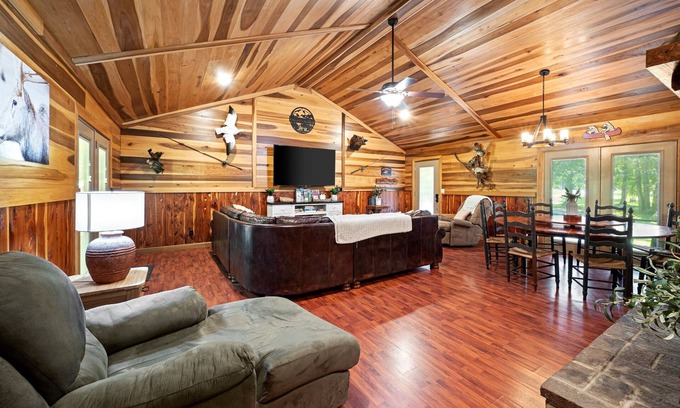 Dover Cabin | September DISCOUNT Applied!
