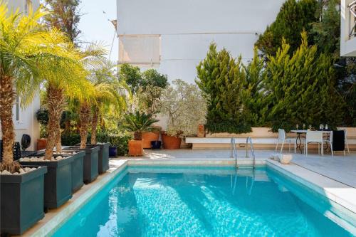 Vouliagmeni Apartment | Serena Calm Pool House