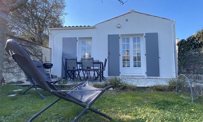 La Bree-les-Bains House | Serene 3-Room House, 4 Guests, Close to Beach, Free Wi-Fi, Patio, Quiet Area, Parking