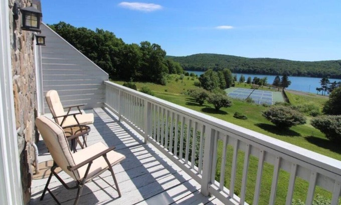 Alpine Lake House | Serene 3BR Lake House w/ breathtaking view