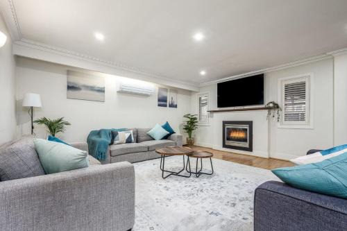 Berwick House | Serene and Spacious Retreat on the Hills