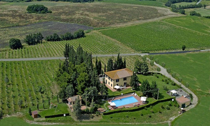 Lajatico Apartment | Serene Apartment in Orciatico