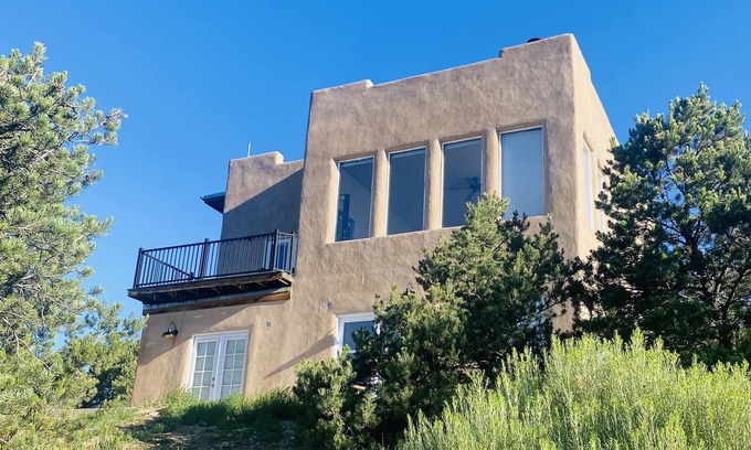 Arroyo Hondo House | Serene family friendly mountain retreat lower level townhome with mtn views