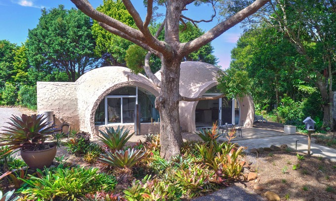Montville House | Serene Flaxton igloo with garden views — sauna & cold plunge from late October