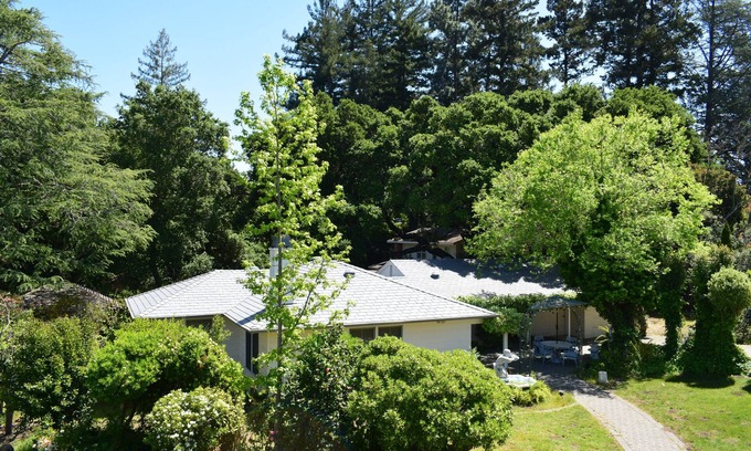 Saratoga House | Serene Gated Executive House in Saratoga's Finest Area.