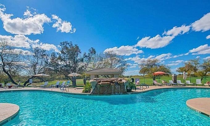 Kierland Apartment | Serene Haven Leisure and Convenience