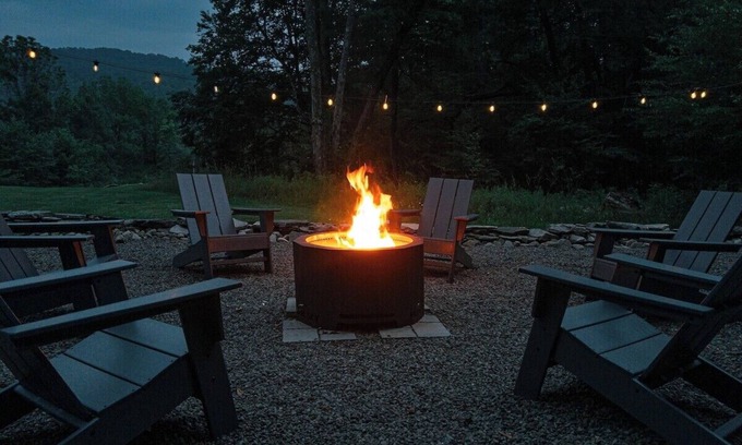Callicoon House | Serene Haven: Nature, Deck, Views & Fireside Fun