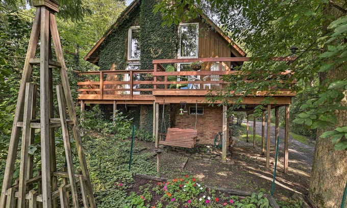 Lodi House | Serene Lodi Escape w/Deck: Boat, Hike & Sip!