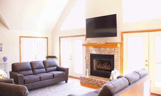 Branford House | Serene, Luxurious Riverside Home w/Dock!