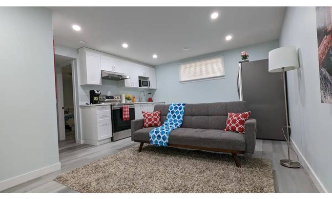 Regina House | SERENE & MODERN 1BED SUITE + CLOSE TO AIRPORT