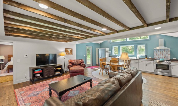 Maurertown House | Serene Mountain Retreat on 17 acres by National Park, EV Charger