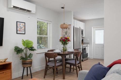 Gainesville House | Serene Place Complex - Walk to UF - Free Parking