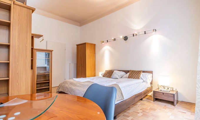 Matzleinsdorf Apartment | Serene Private Stay with Access to Shared Areas