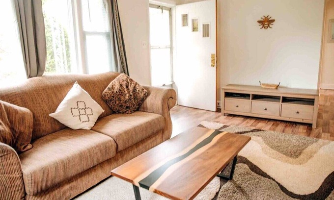 Villa Heights House | Serene Professional Oasis Zippy WiFi Pets okay!