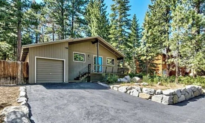 Pioneer Trail House | Serene South Lake Tahoe seasonal retreat with modern amenities